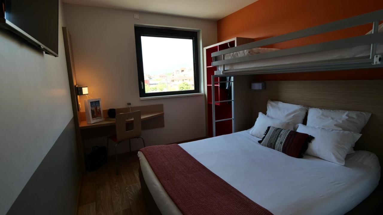 Oneloft Hotel Obernai Exterior photo